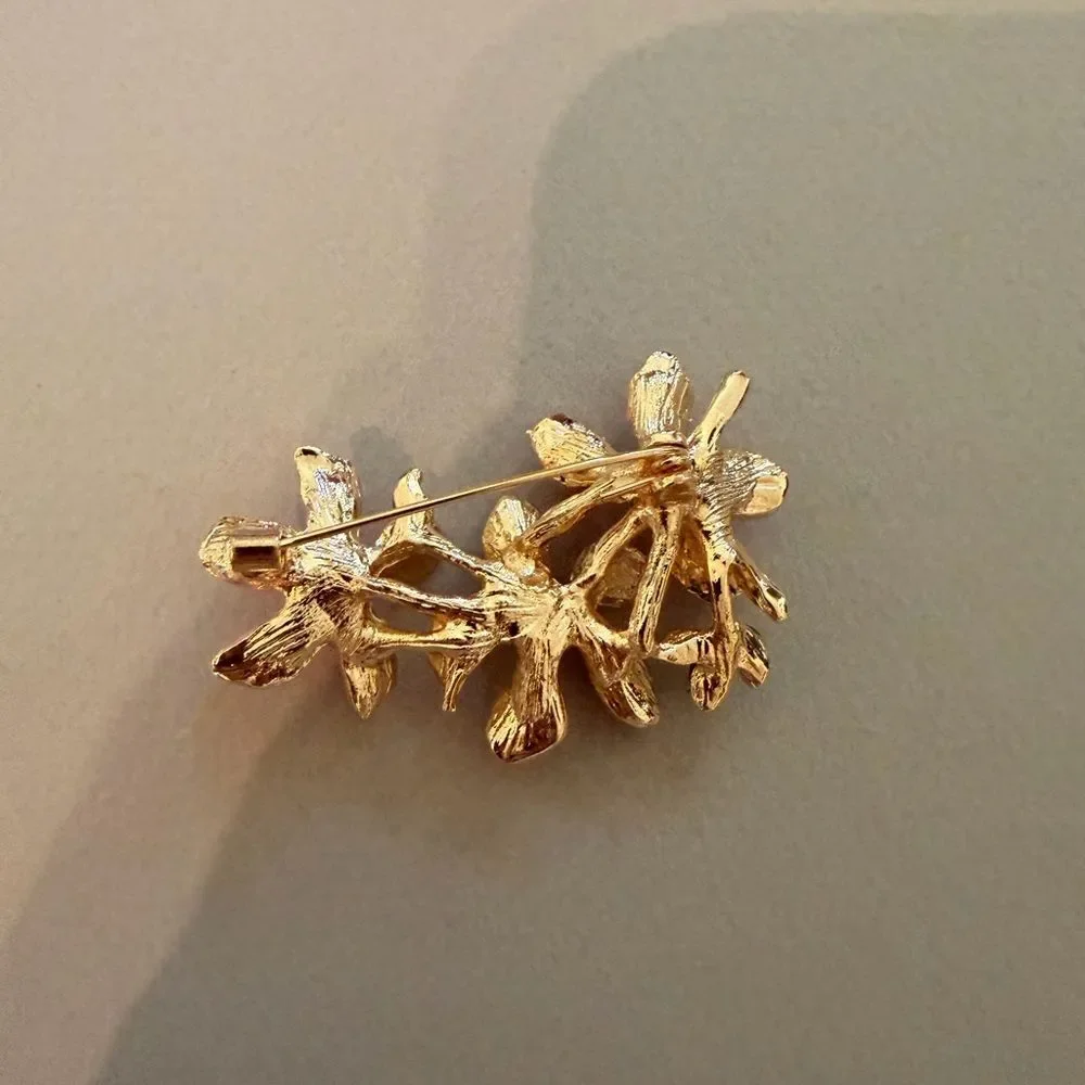 Elegant Pink Floral Brooch A1584